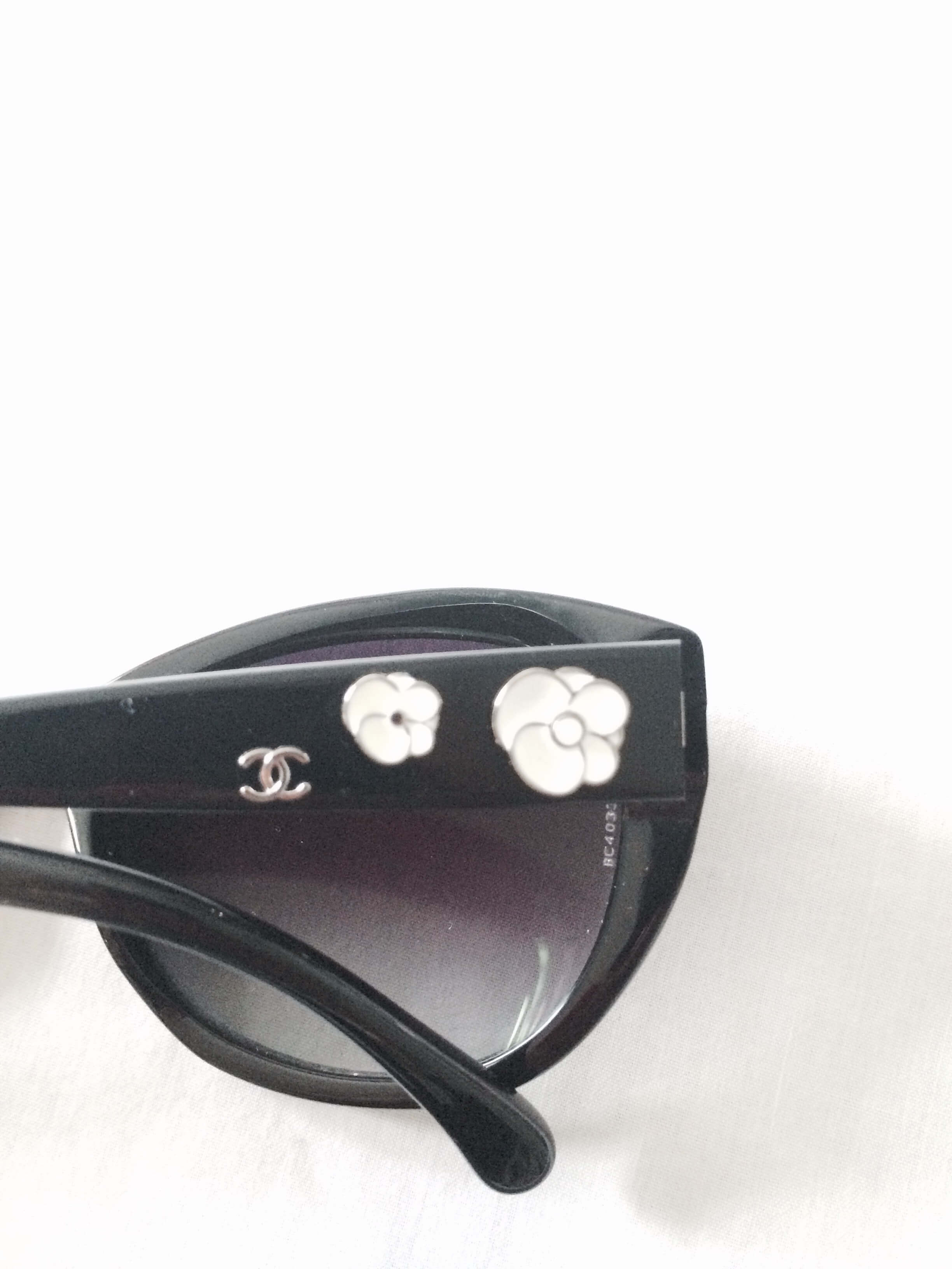 Chanel 6028 Vintage Sunglasses Made in Italy 2000's New 