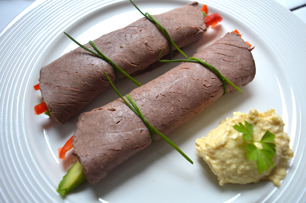 Lunchtime Beef Avocado and Pepper Rolls