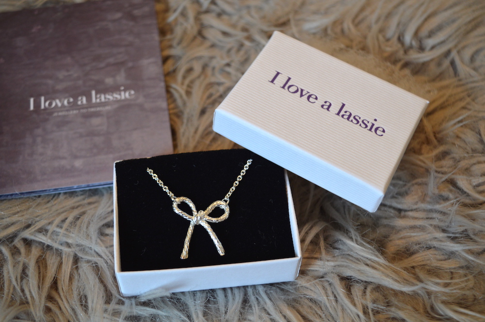 I love a lassie string bow necklace