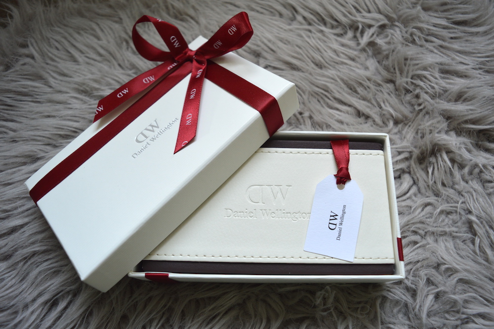 Daniel Wellington Gift Wrap 2024 favors