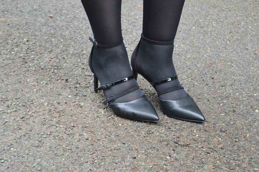 H&M Strappy Black pointy heels