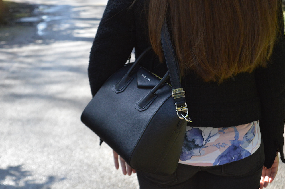 Floral Tee and black Jeans Outfit – JacquardFlower