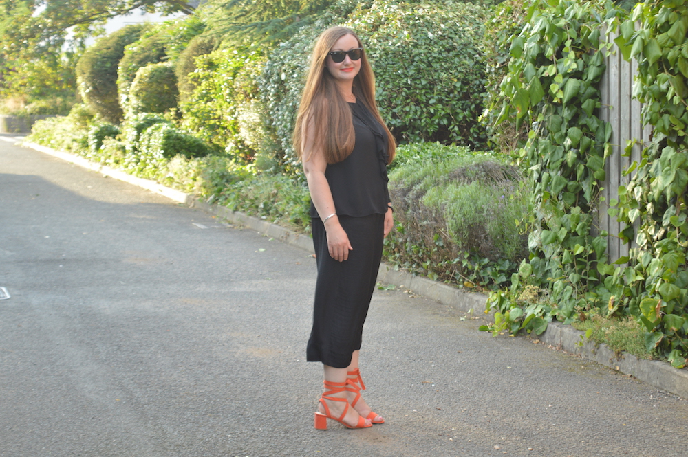 Black cropped trousers outfit