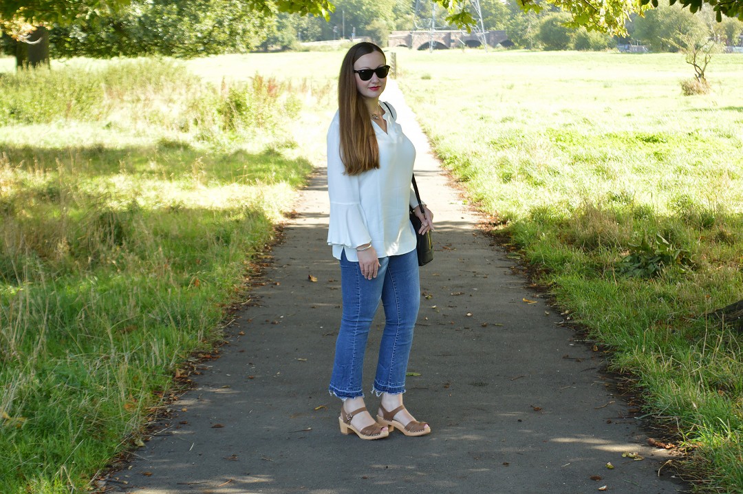 Clogs sandals outfit ideas