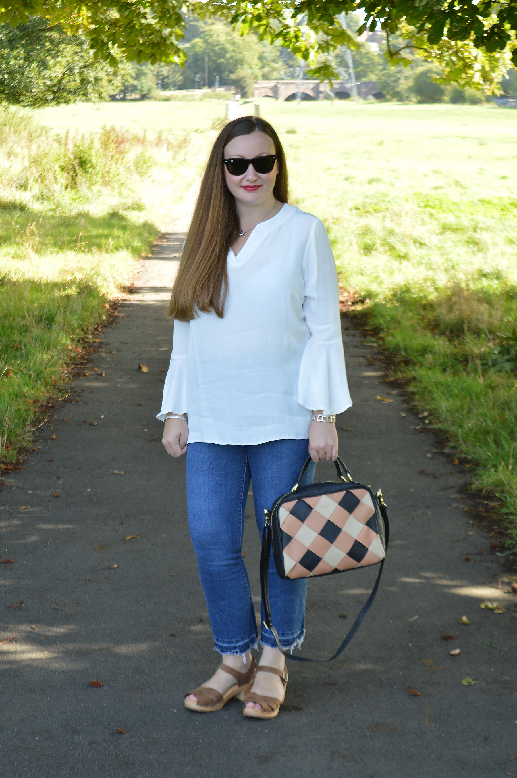 Ruffle sleeve trend and clogs 