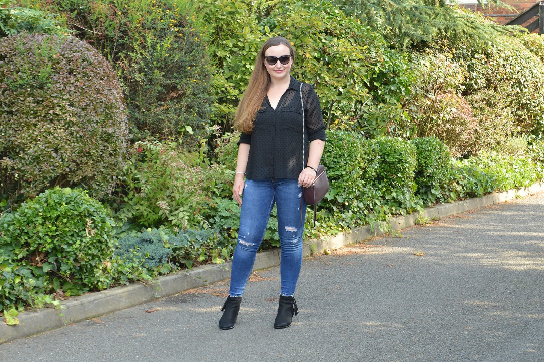 Zara plumetis shirt and jeans outfit
