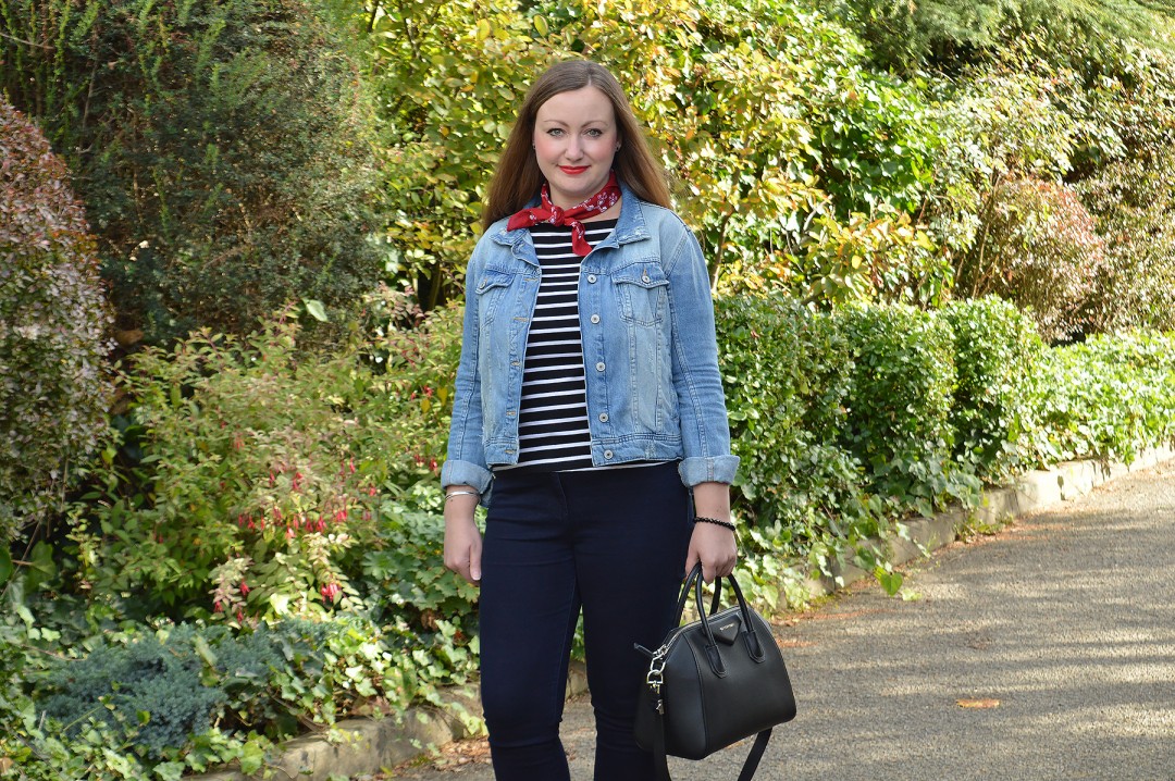 Red bandana with black stripe top