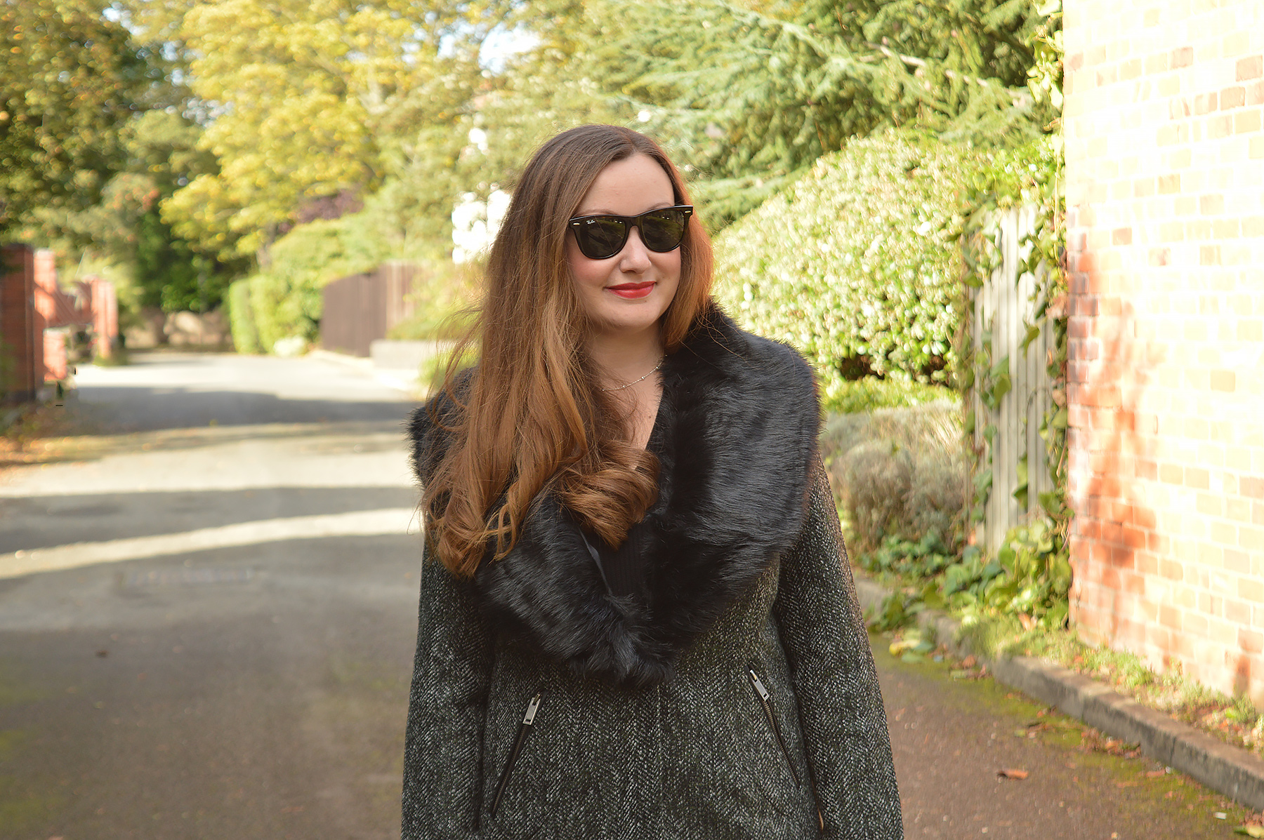 Fur collar outfit for a party look