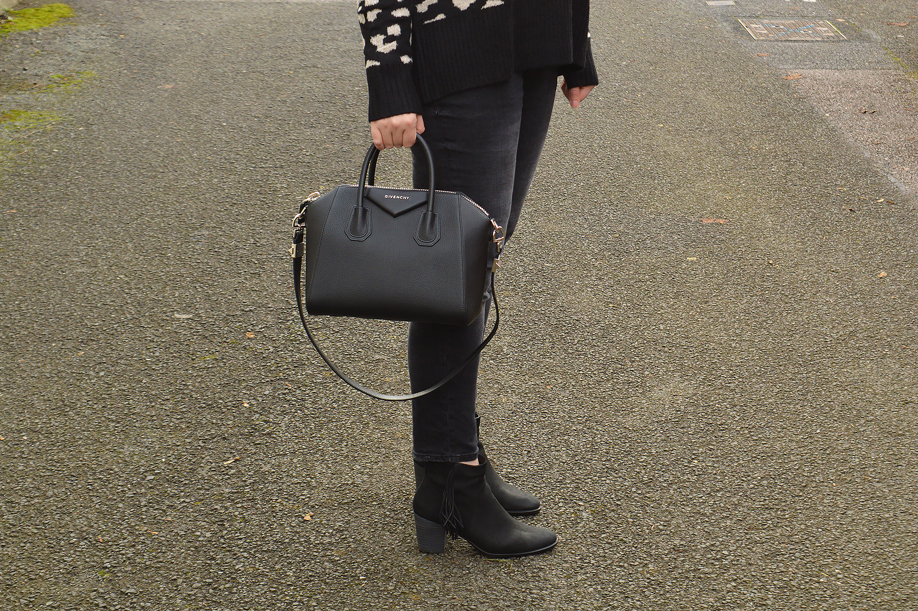 Givenchy antigona Blogger