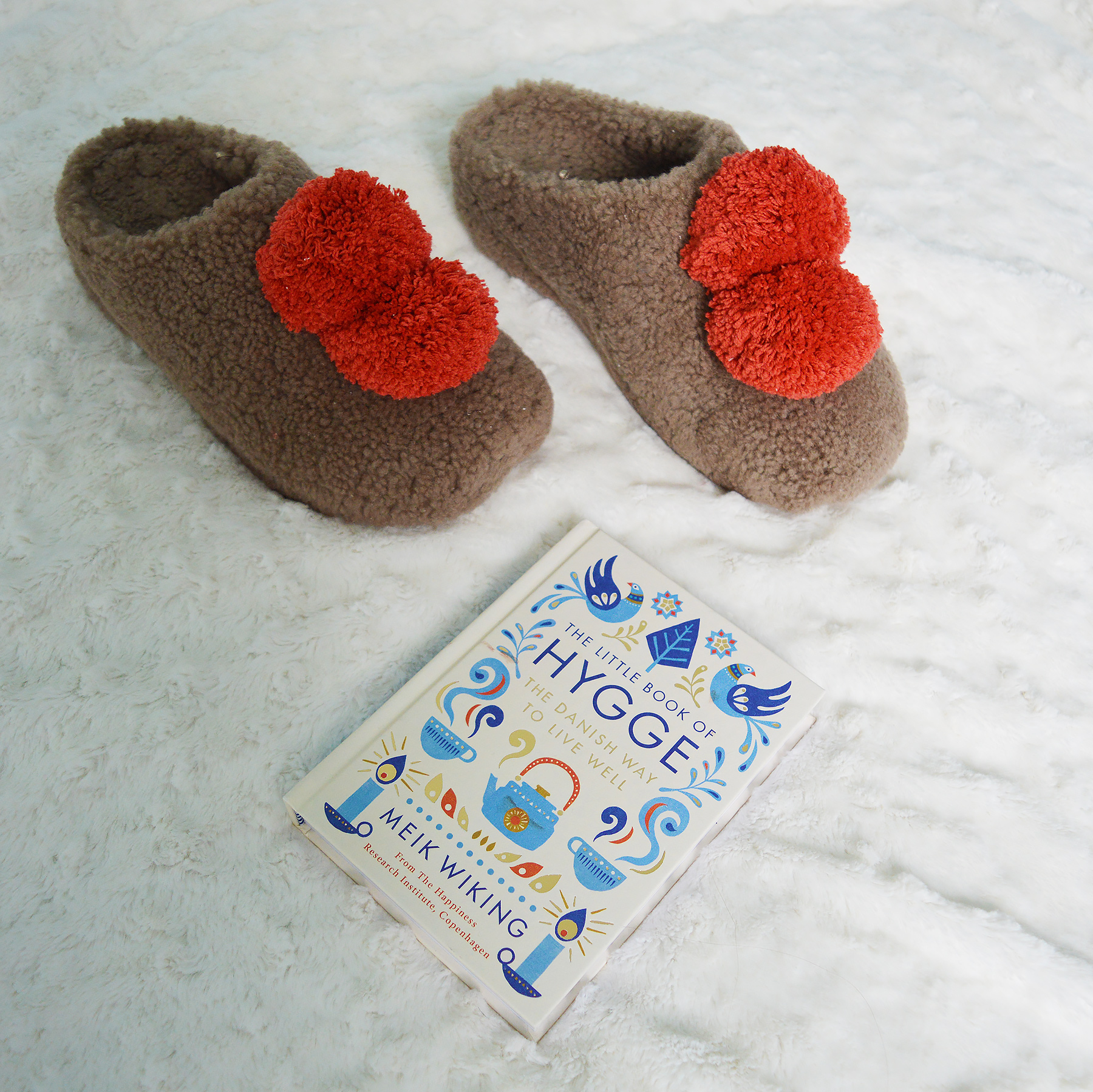 The Little Book Of HYGGE review and fitflop slippers