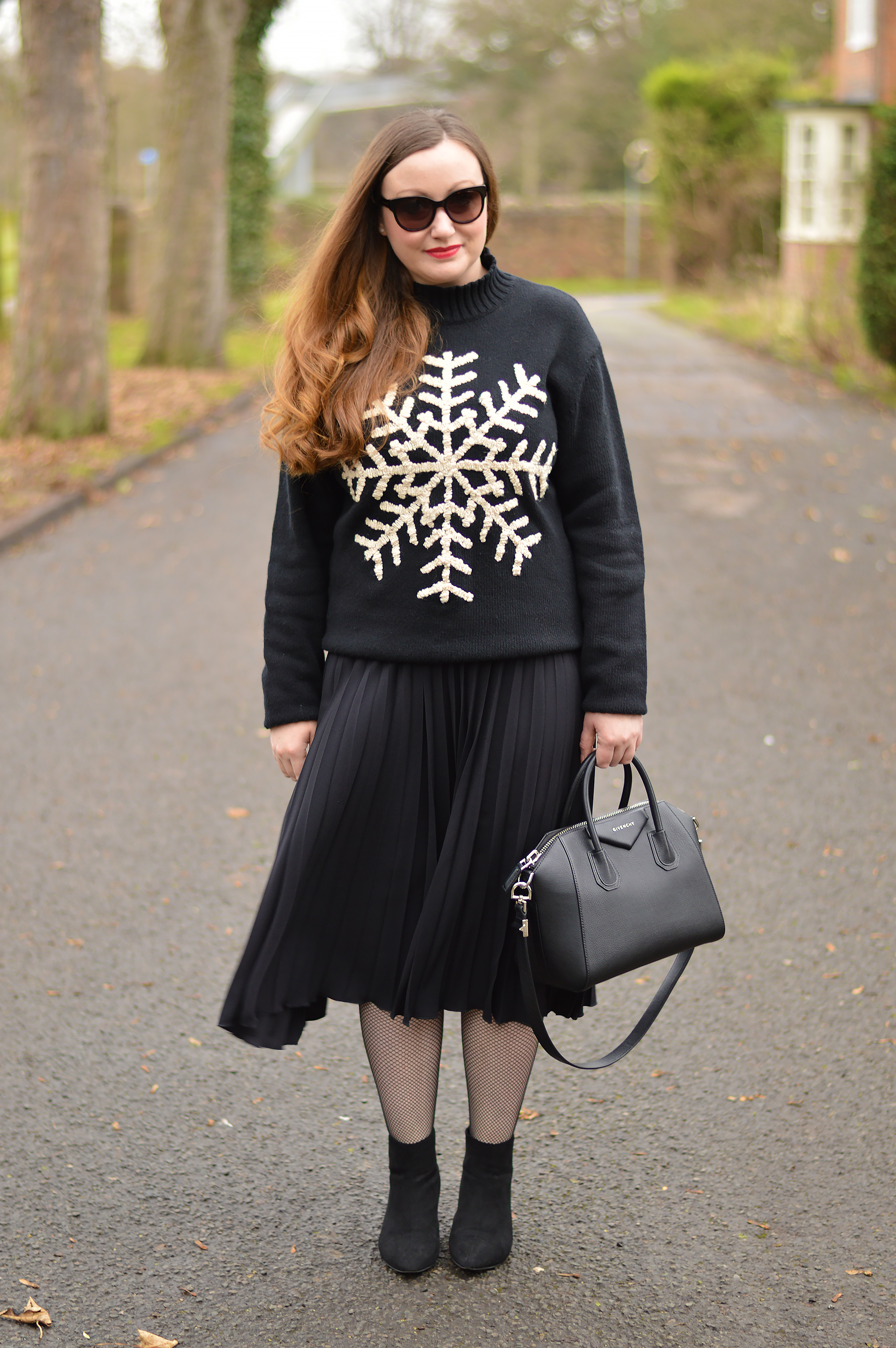 Pleated midi skirt outfit