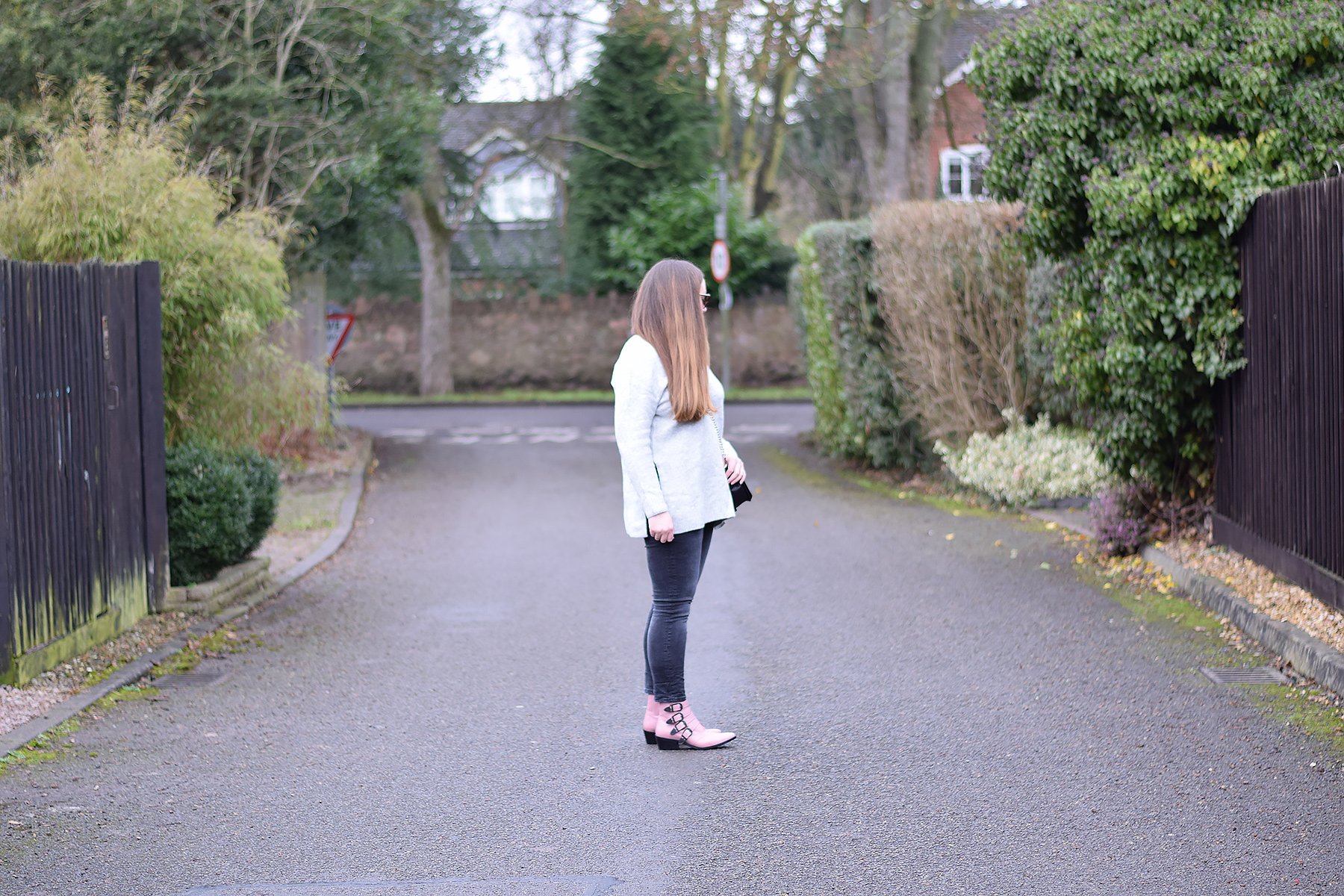 Pink boots outfit 2025