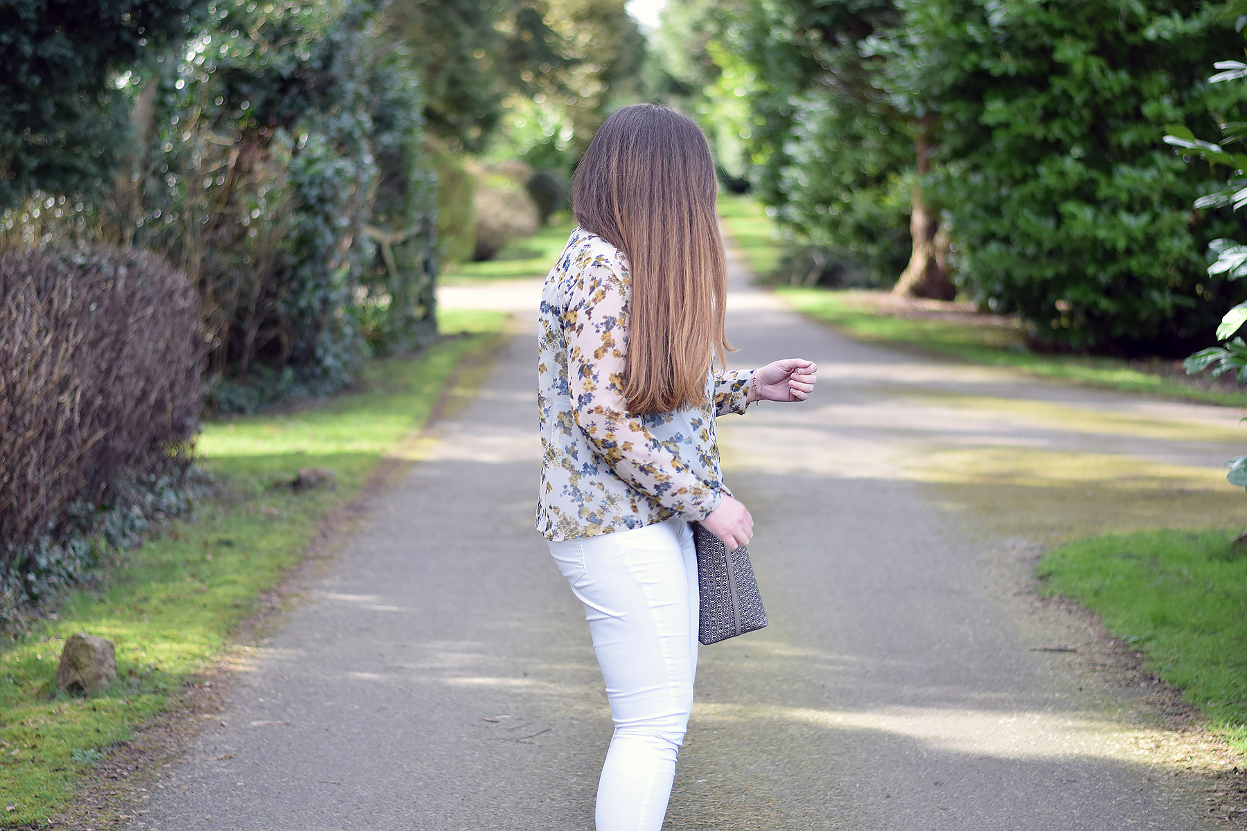 Bow tie blouse with floral print 