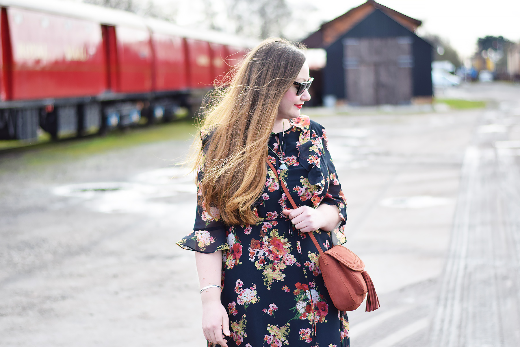 How to wear the floral ruffle style dress