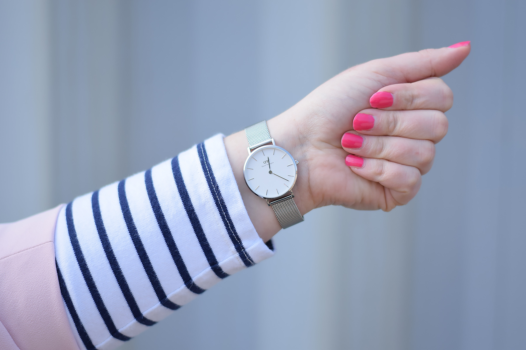 Daniel Wellington Classic Petite Watch in silver and white colour ootd