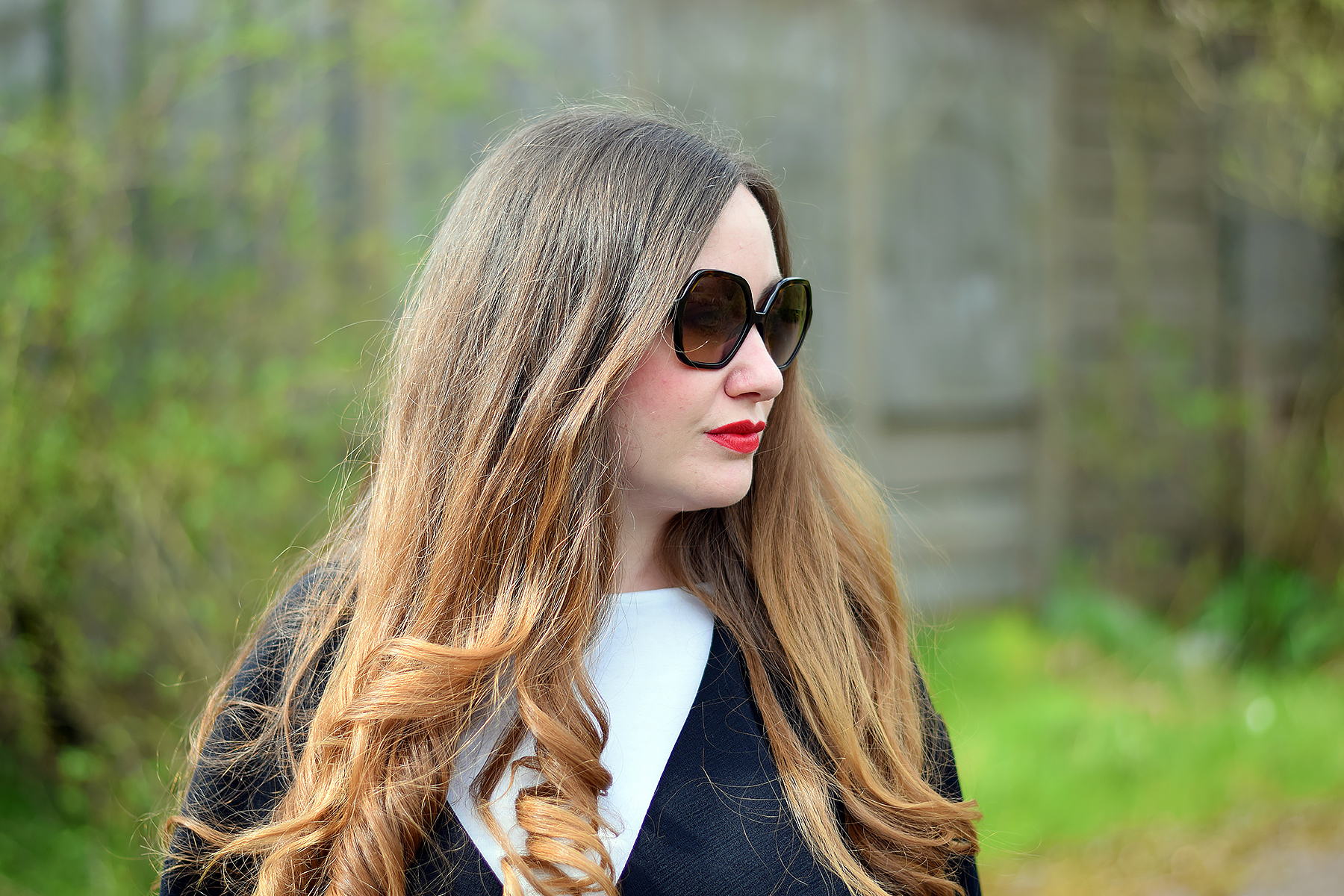 How to wear statement sunglasses