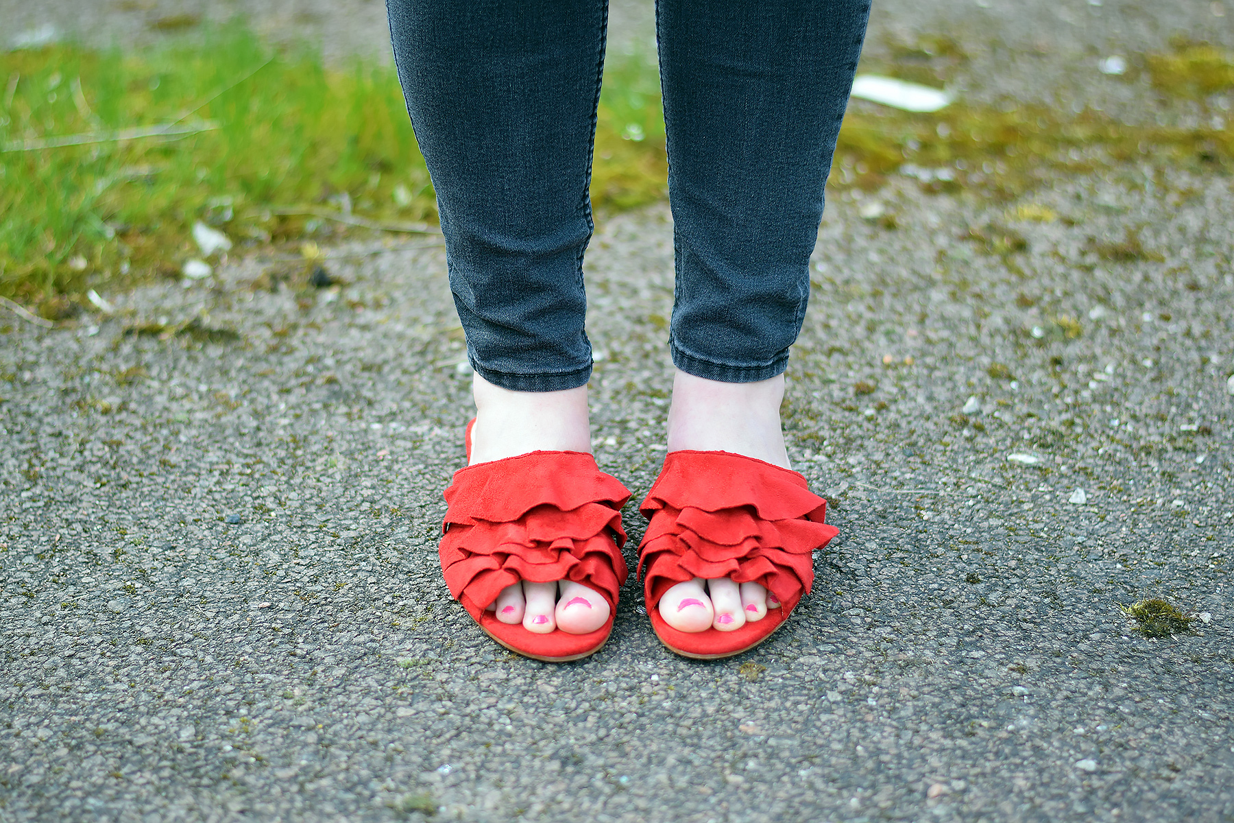 Topshop Ruffle Mules red