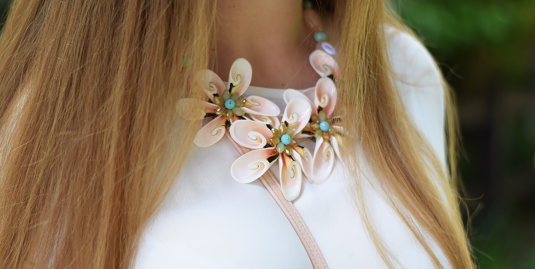 statement flower necklace