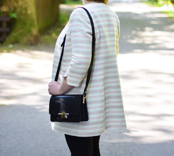 Wearing Black Sandals And Black Bag In The Summer JacquardFlower