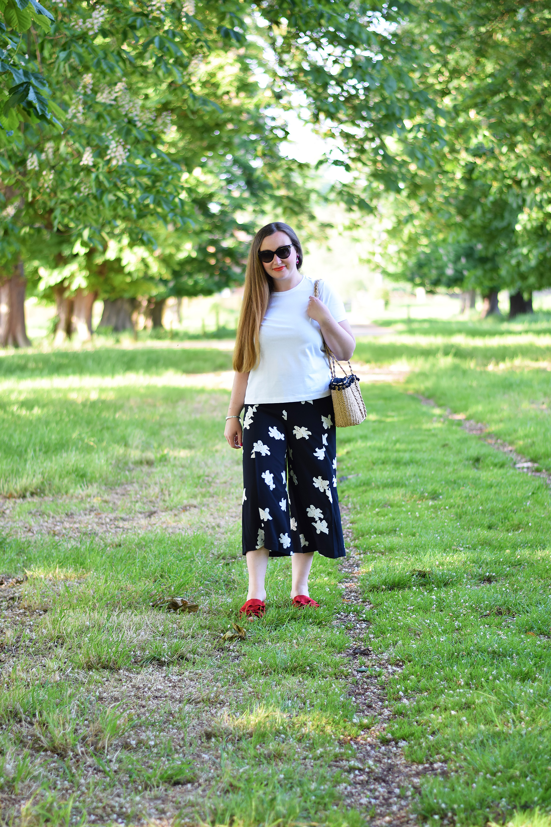 Mango cropped pants with white t-shirt