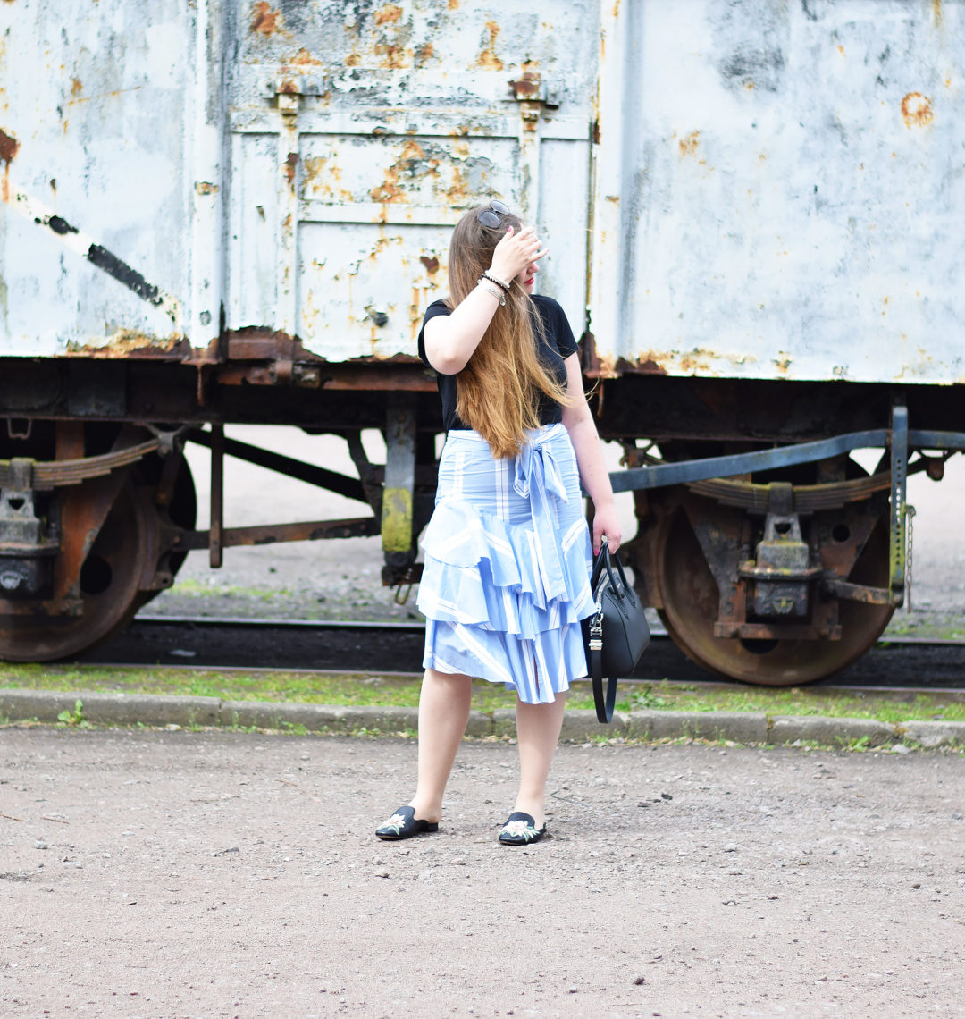 Zara blue striped frilly skirt