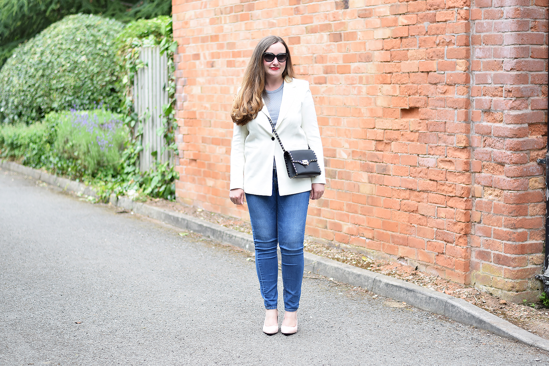 Beige blazer online street style