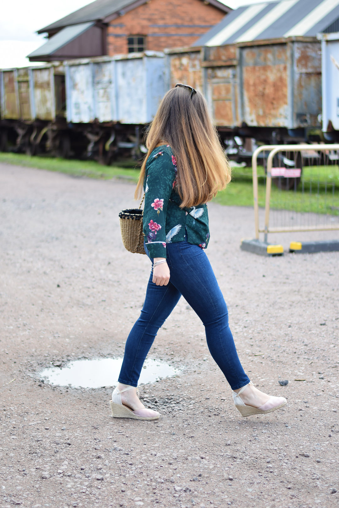 ZARA HIGH RISE SKINNY JEANS OUTFIT