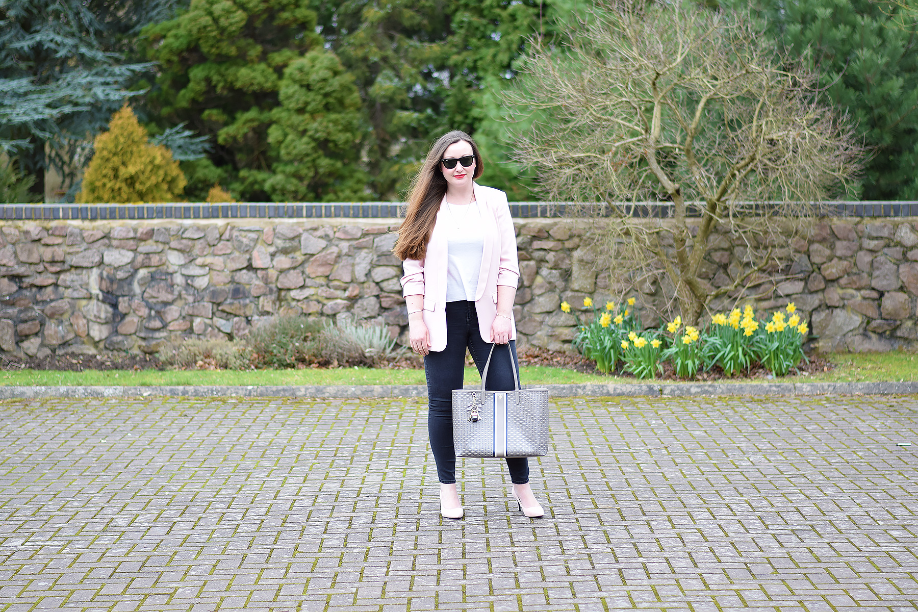 Zara Pastel Pink Blazer outfit with heels and a tote