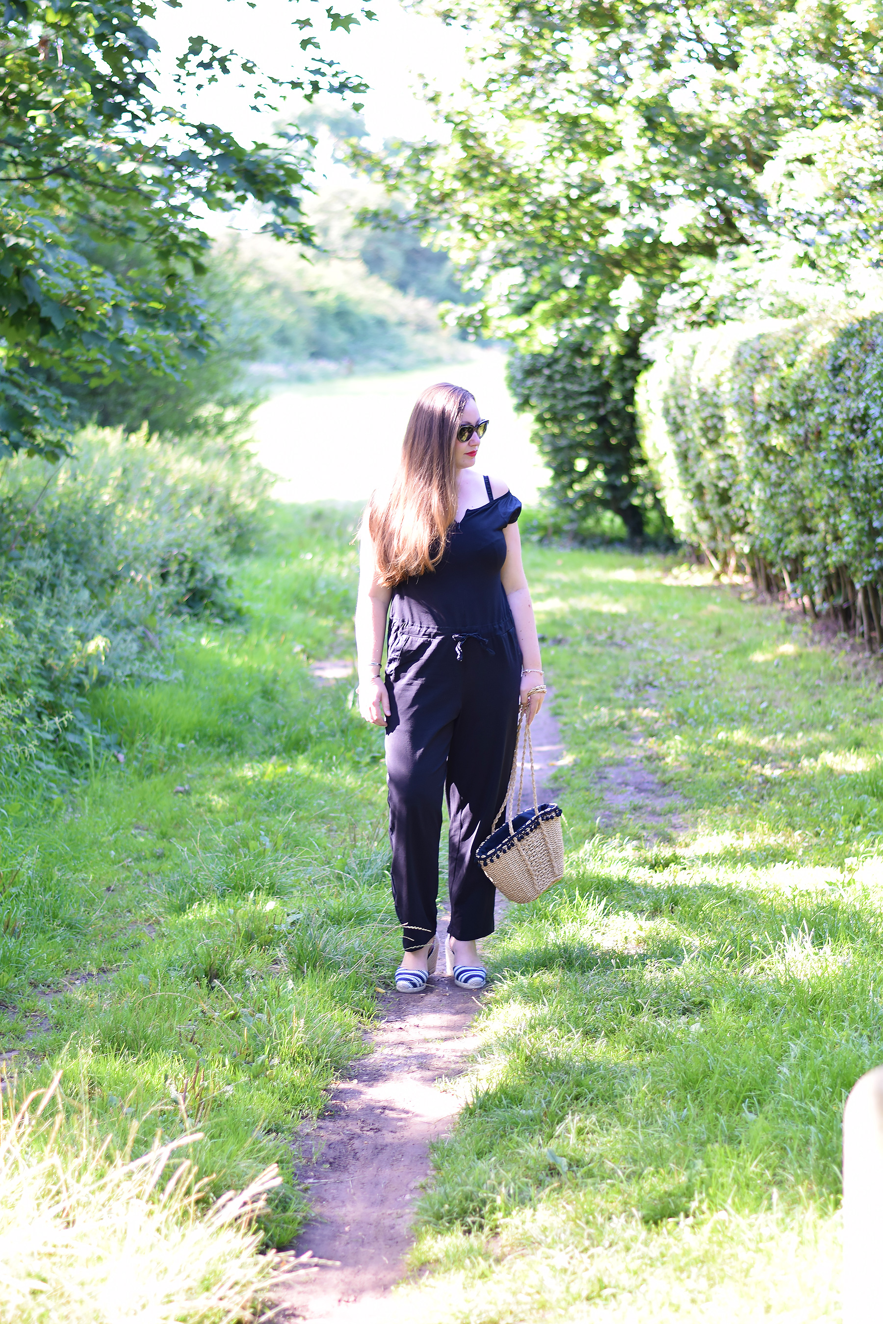 A ETHICAL AND FAIR FASHION BLACK JUMPSUIT