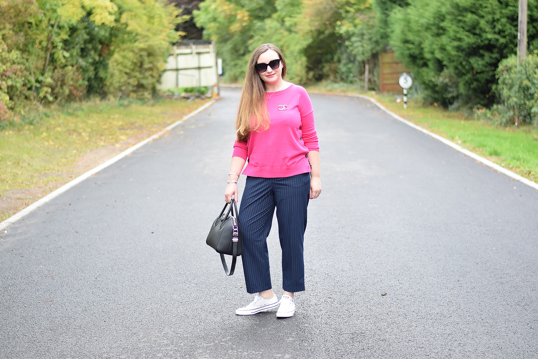 How to wear hot pink and navy blue