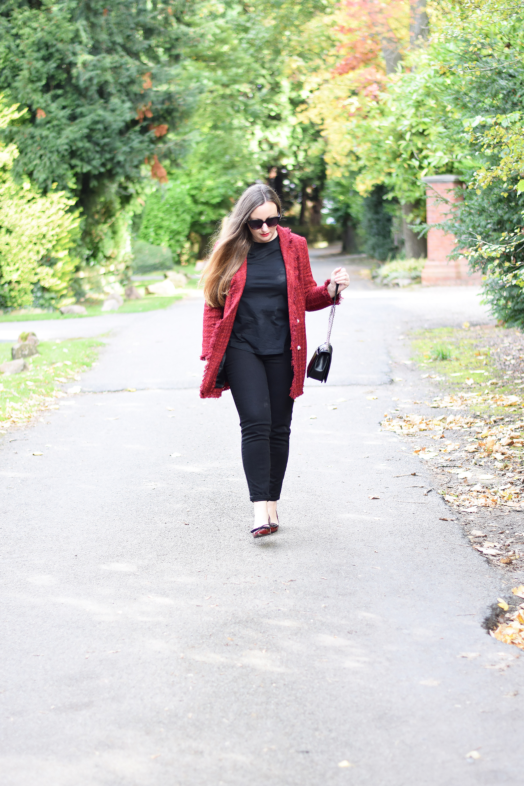 All Black Outfit With a pop of red blazer