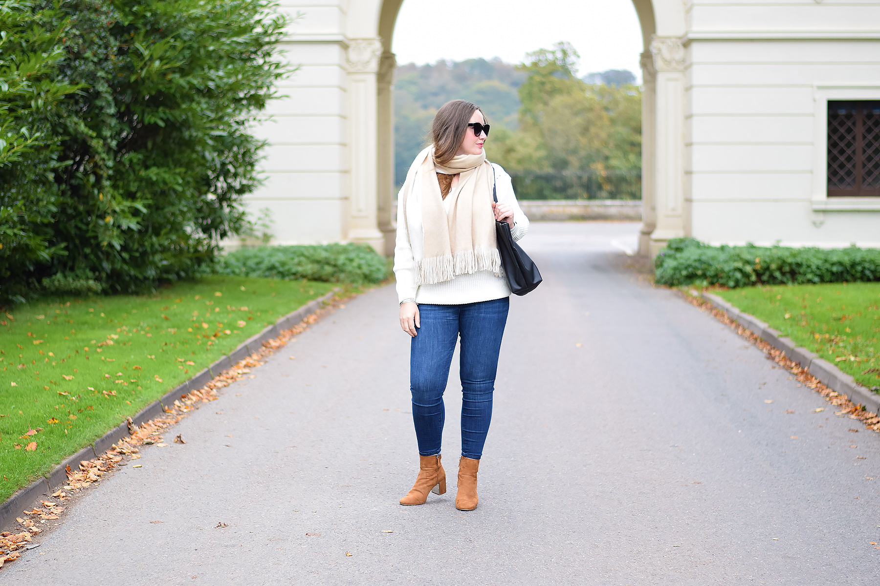 Cream V Neck chunky sweater outfit