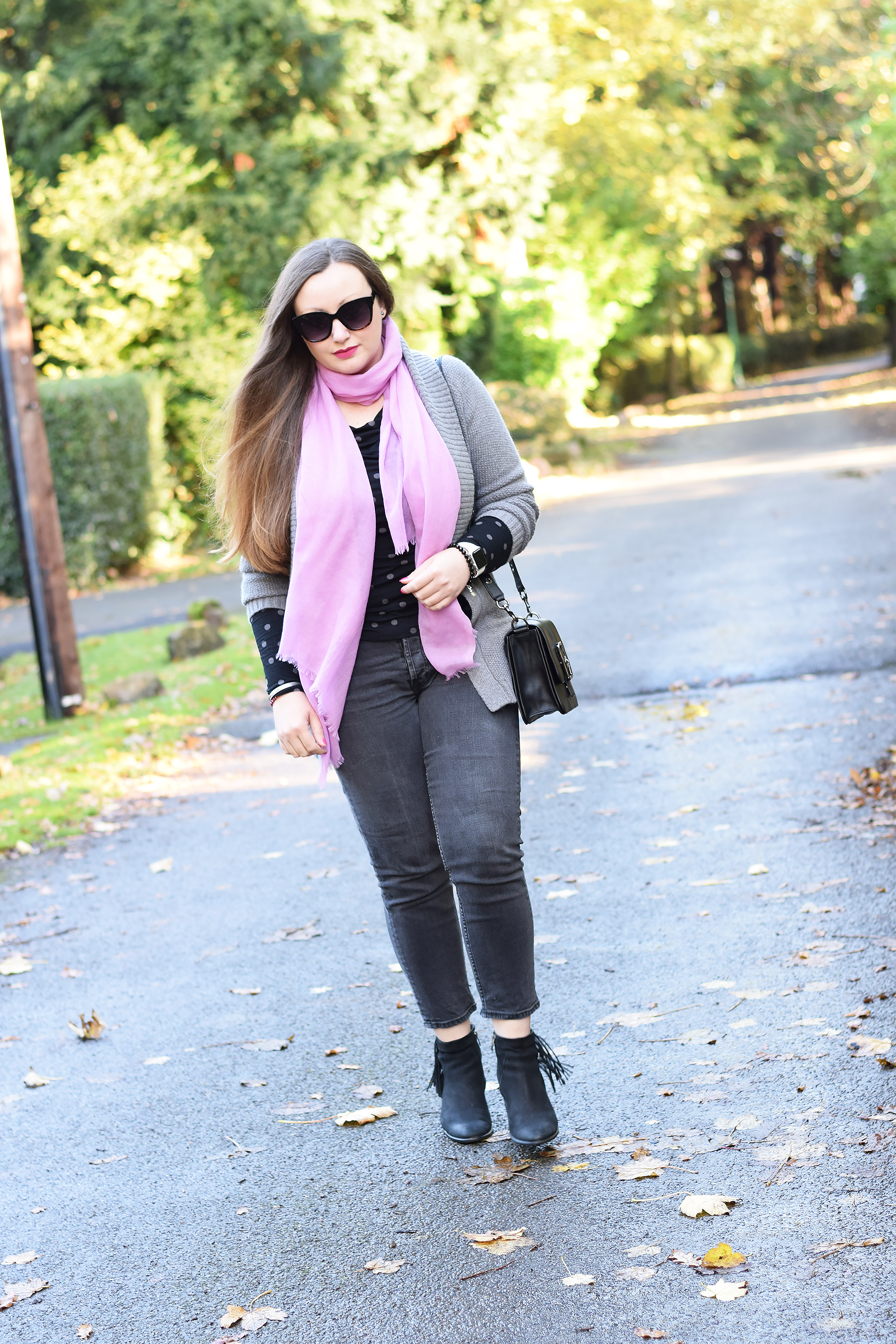 Cardigan and deals scarf outfit