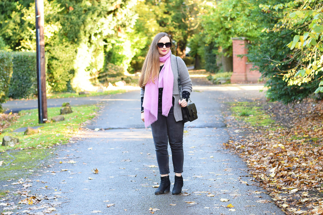 How to style a light pink scarf