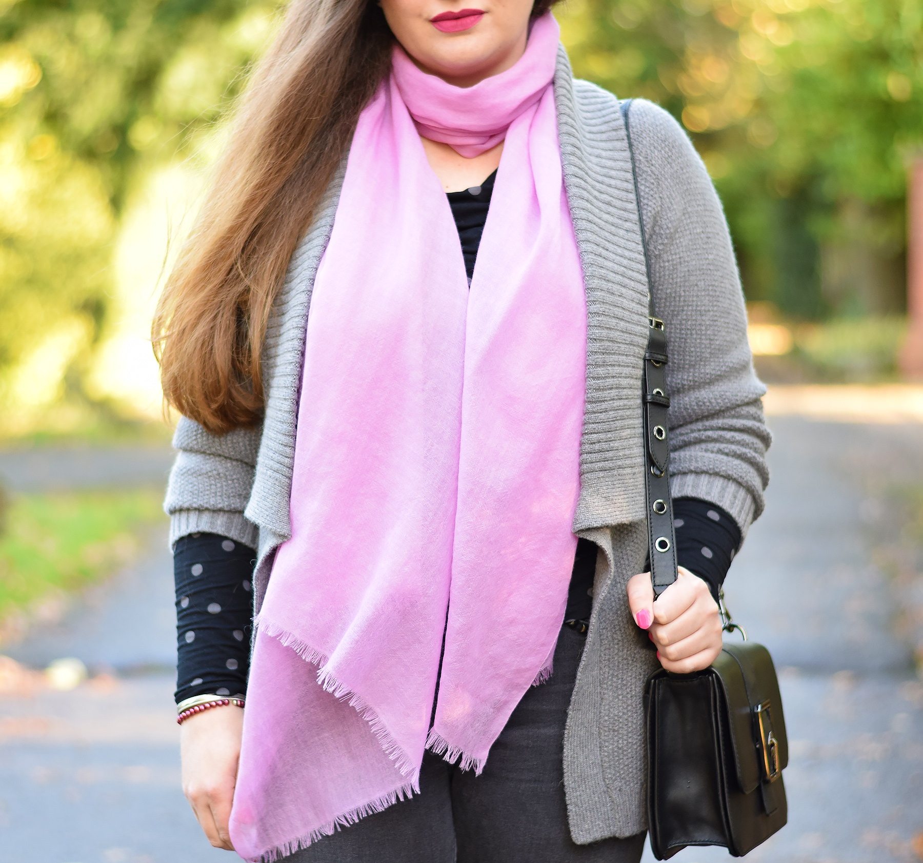 Lilac scarf outfit ideas