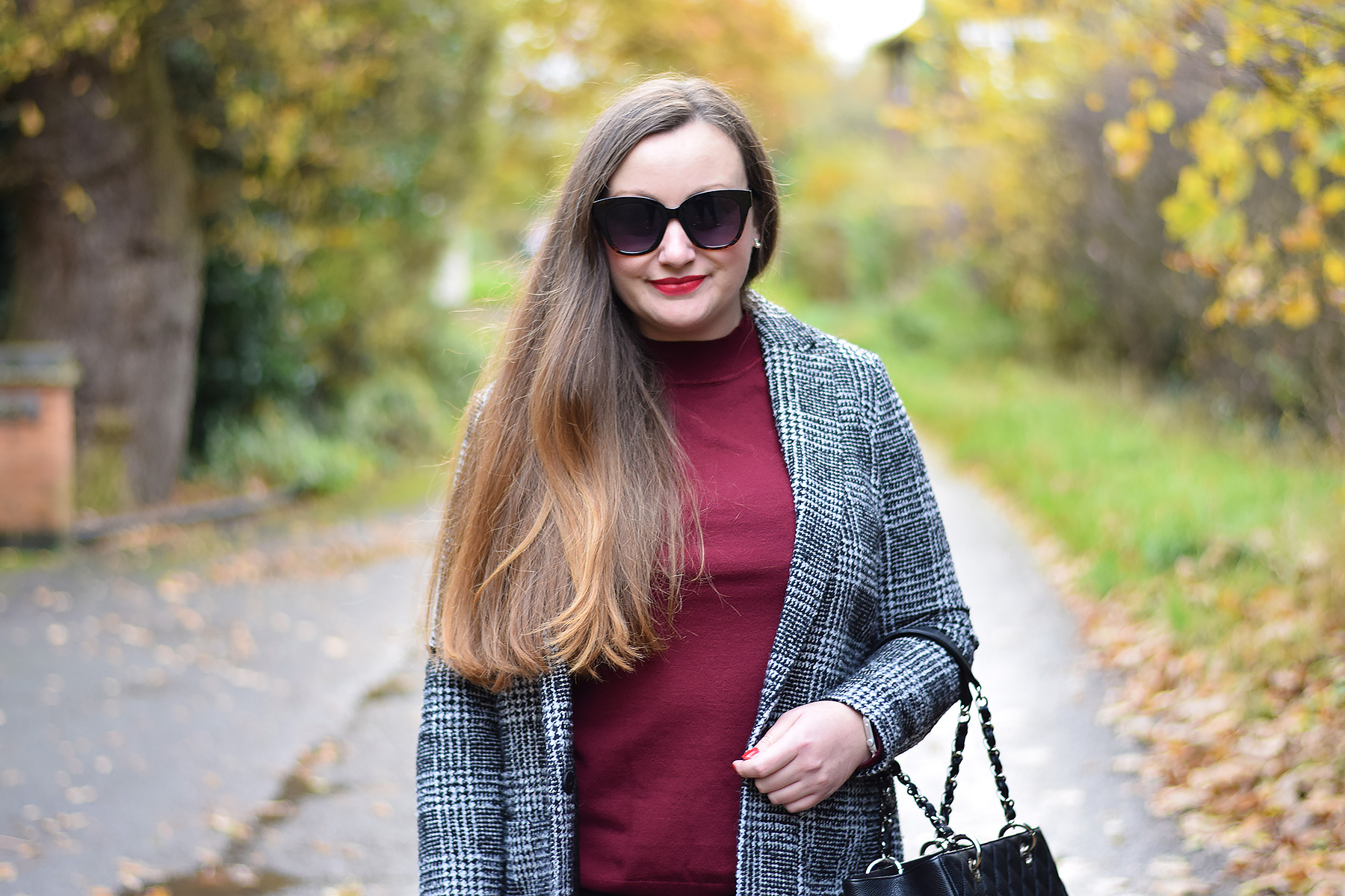 Burgundy jumper outfit on sale