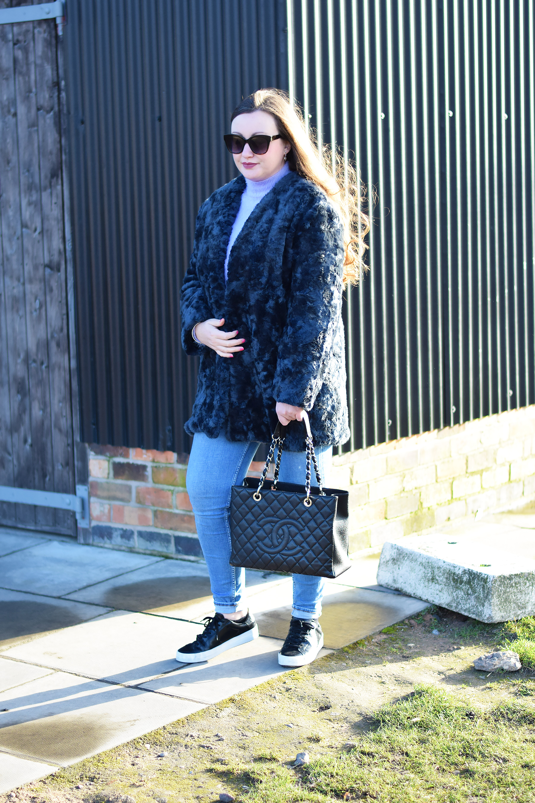 Fashion trends aw17 outfit inspiration - Navy Faux Fur Coat Outfit