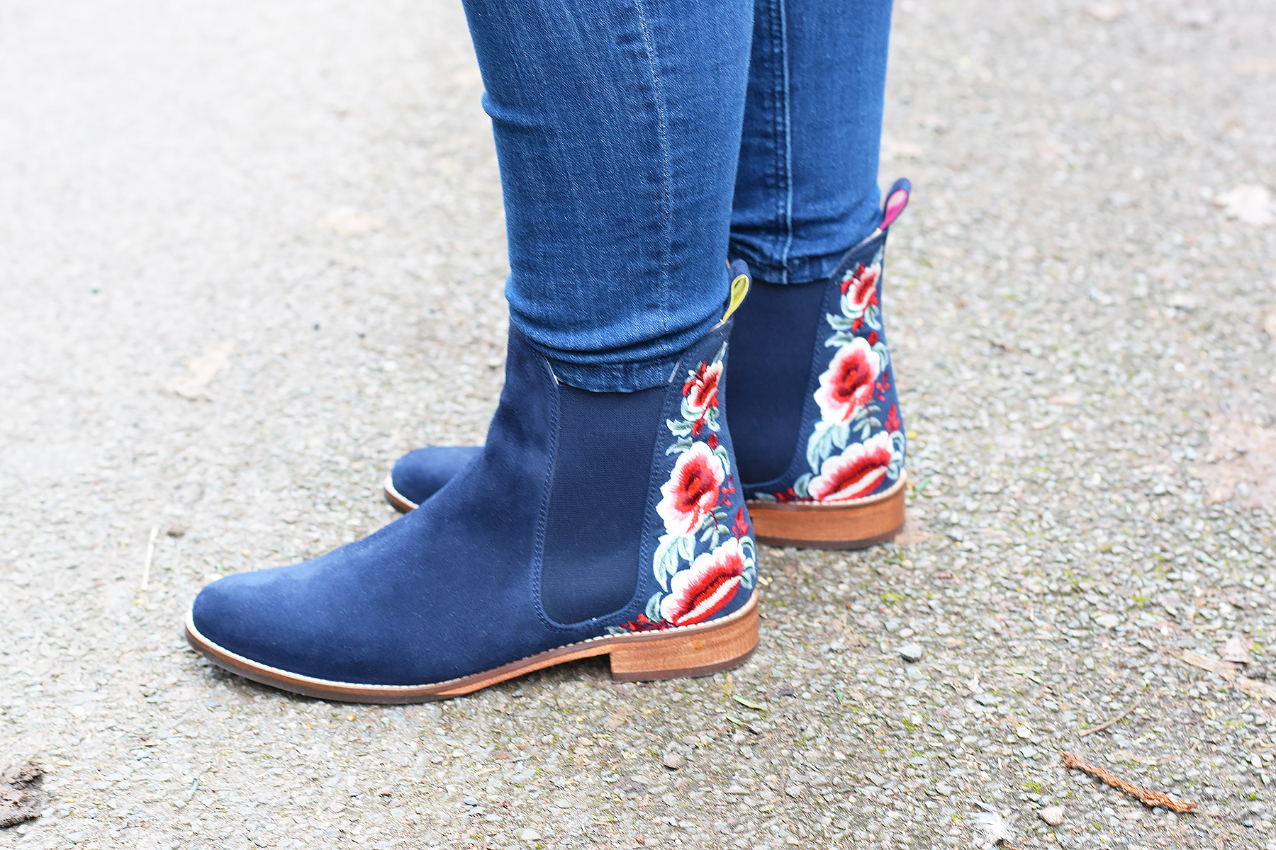 JOULES NAVY FLORAL EMBROIDERED BACK CHELSEA BOOT REVIEW