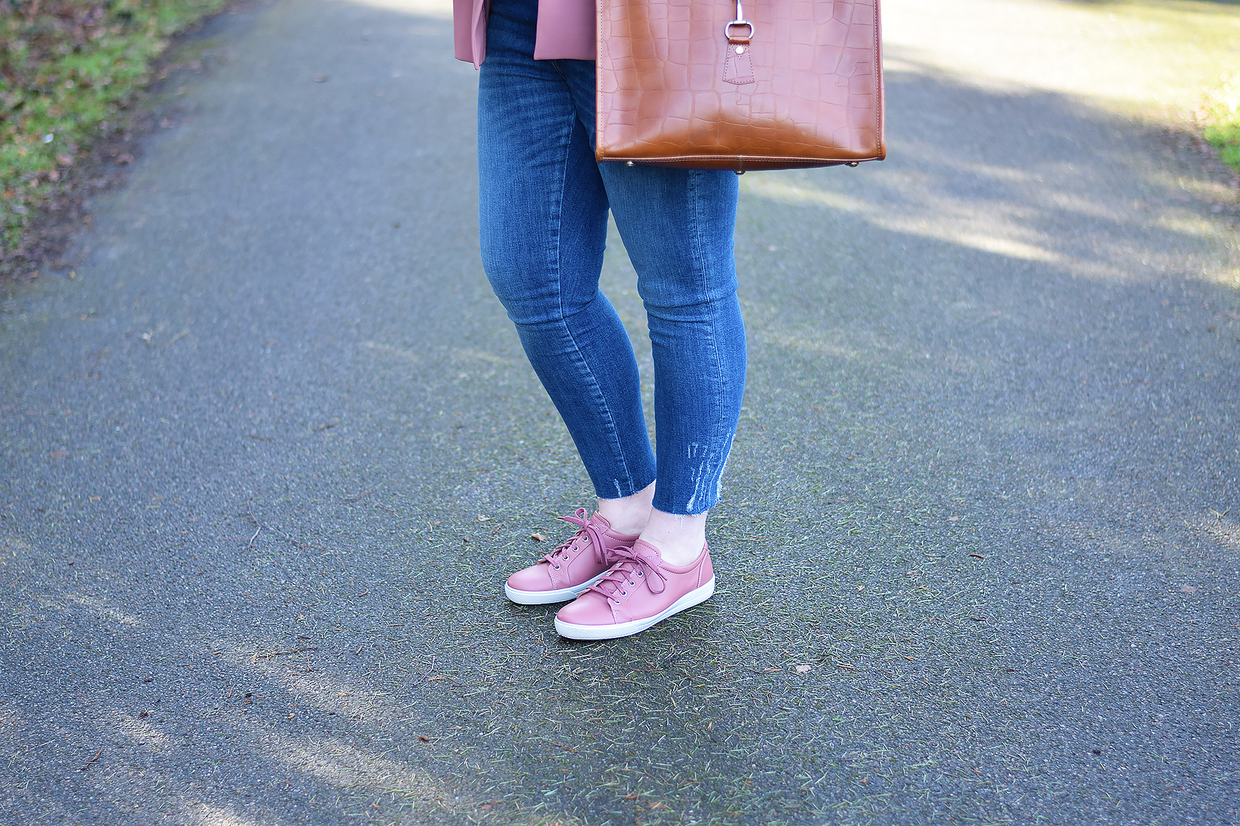 Stylish Salmon Pink Trainers Outfit – JacquardFlower