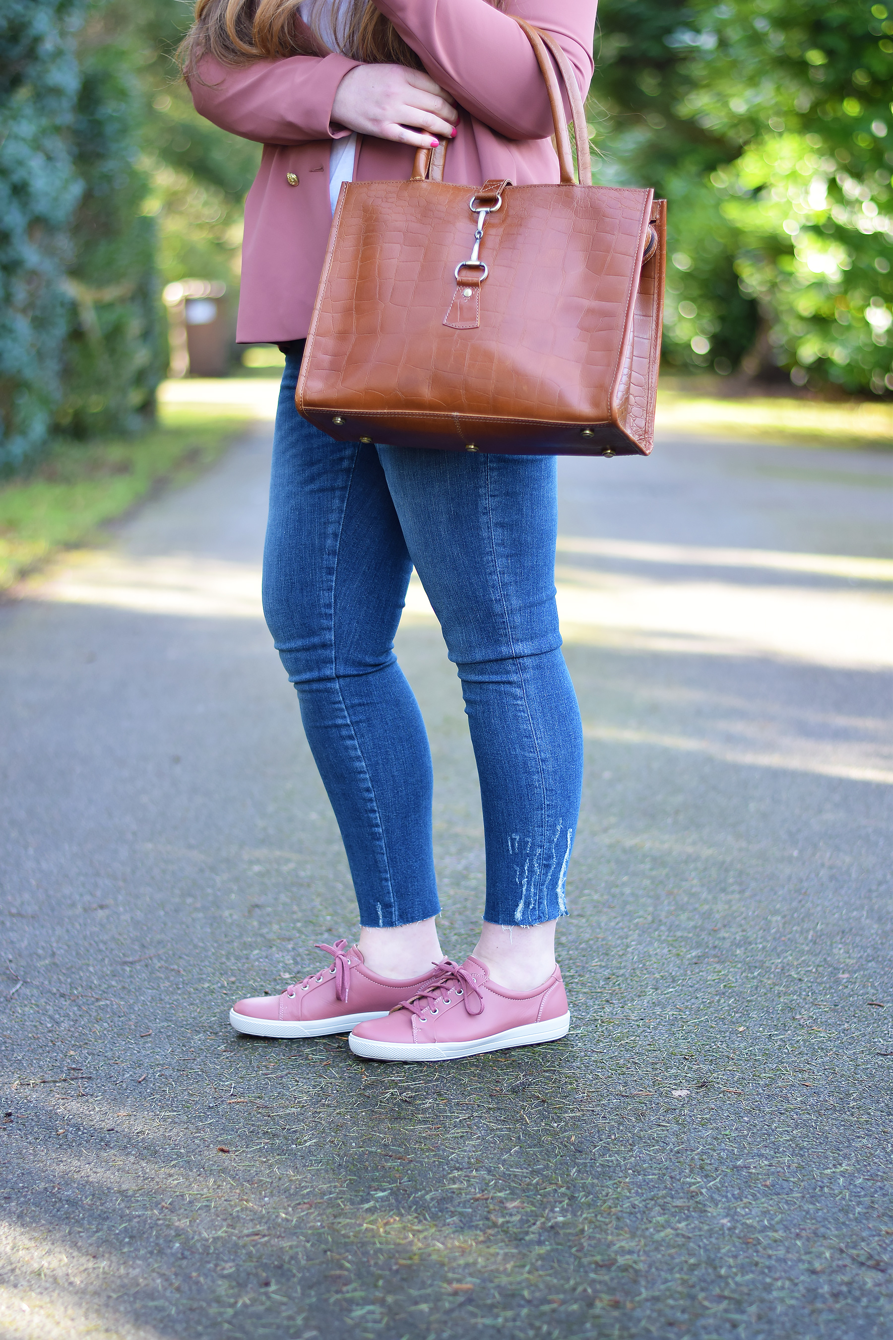 Pink trainers outfit online