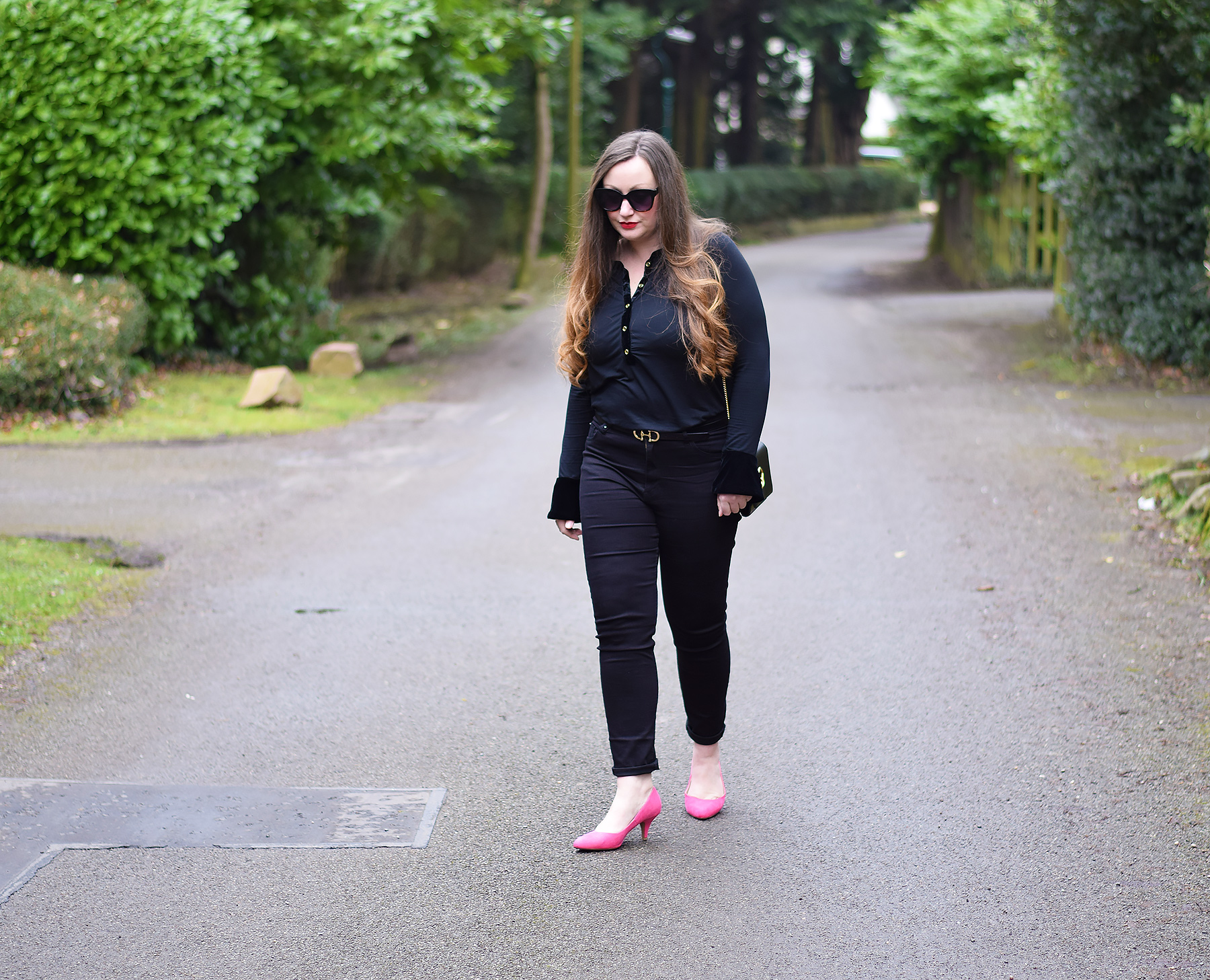 Black jeans pink shoes shop