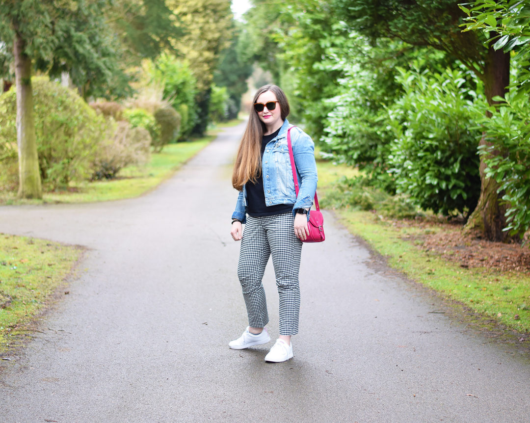 Gingham Trousers With A Pink Bag JacquardFlower