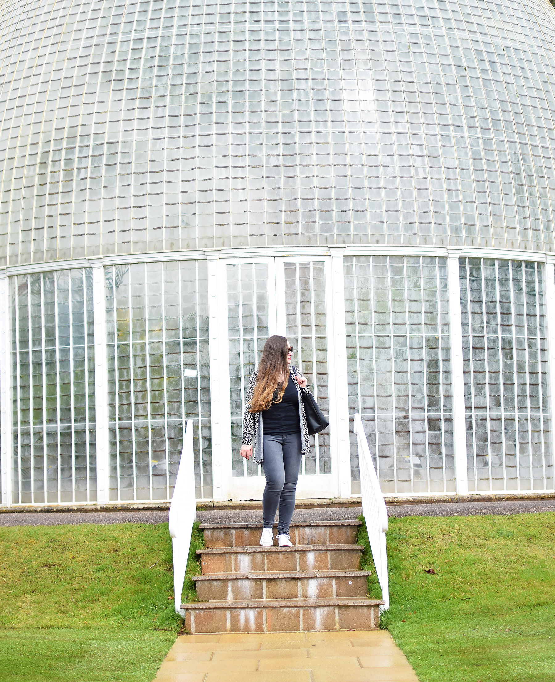 Glass house at Botanical Gardens Outfit post