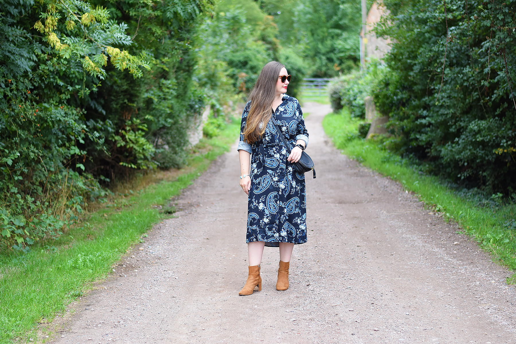 How to Style A shirt dress in the autumn