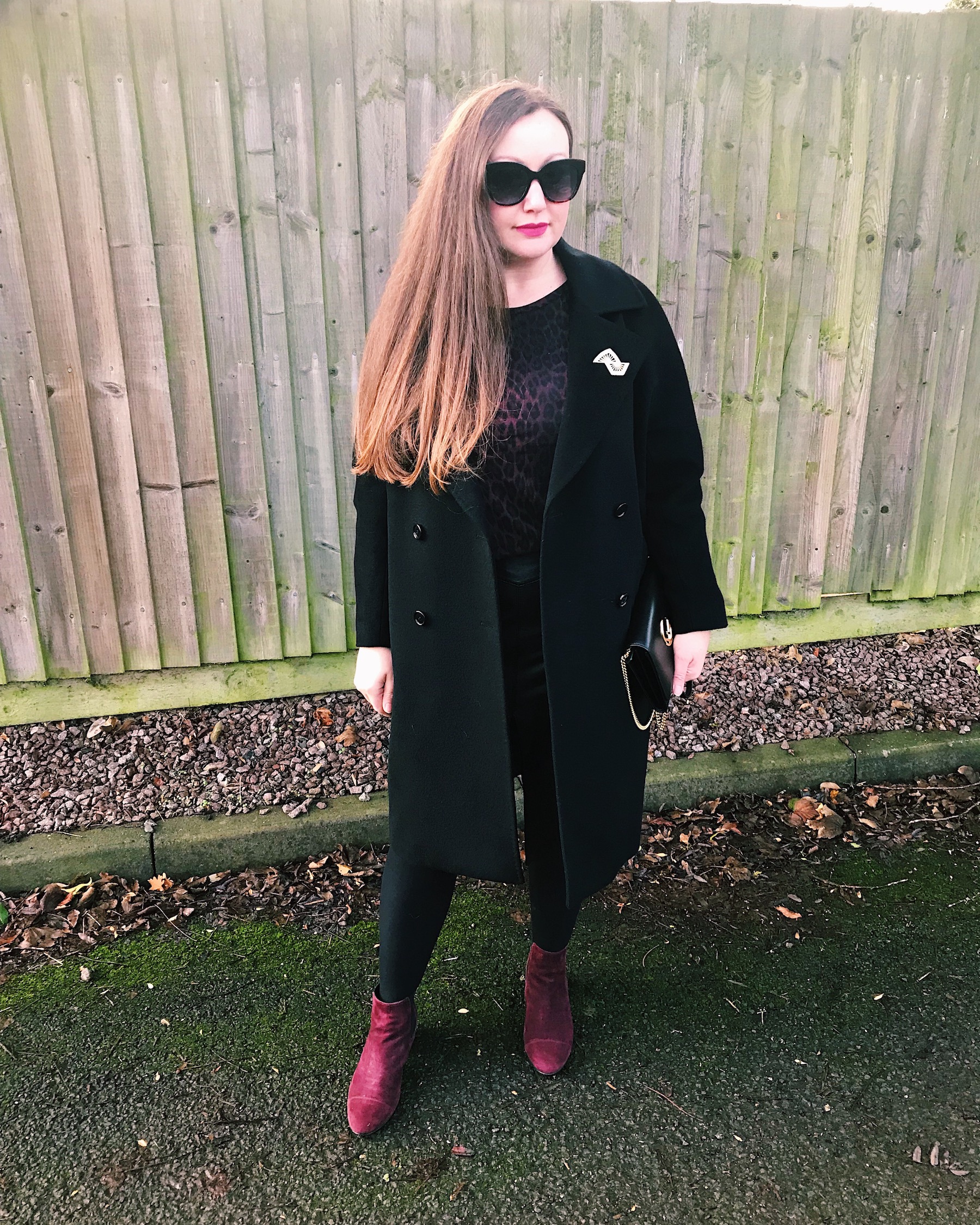 Capsule Wardrobe Outfits Burgundy and black