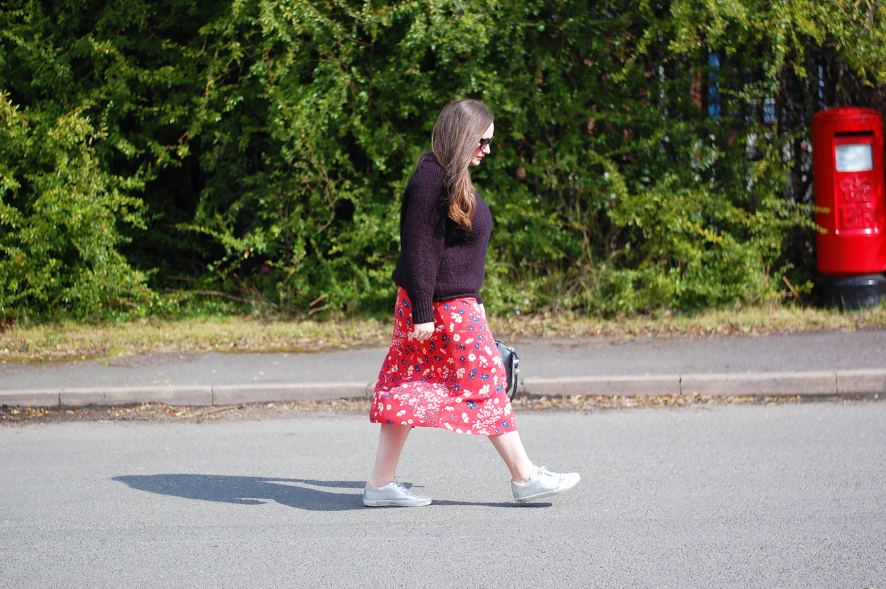 Red floral midi skirt outfit 2019