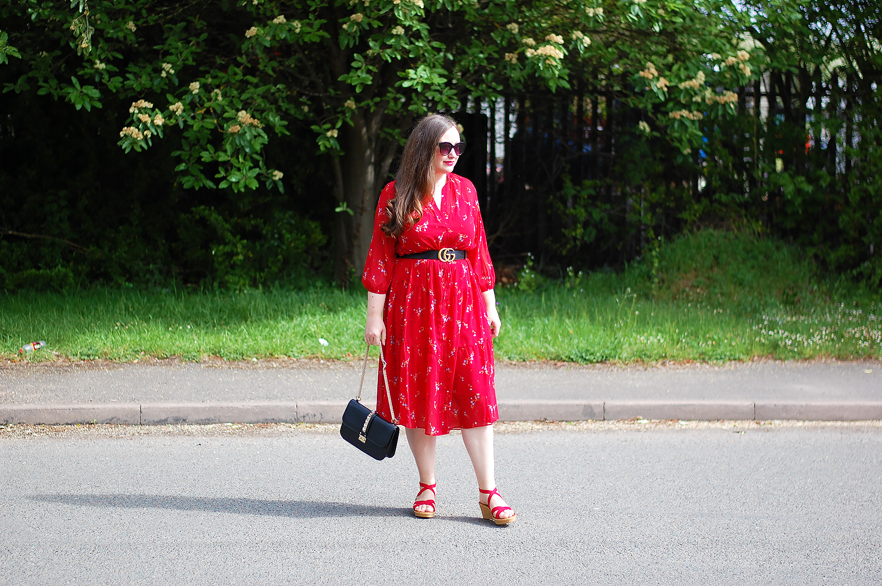 Red Wedges Outfit Ideas