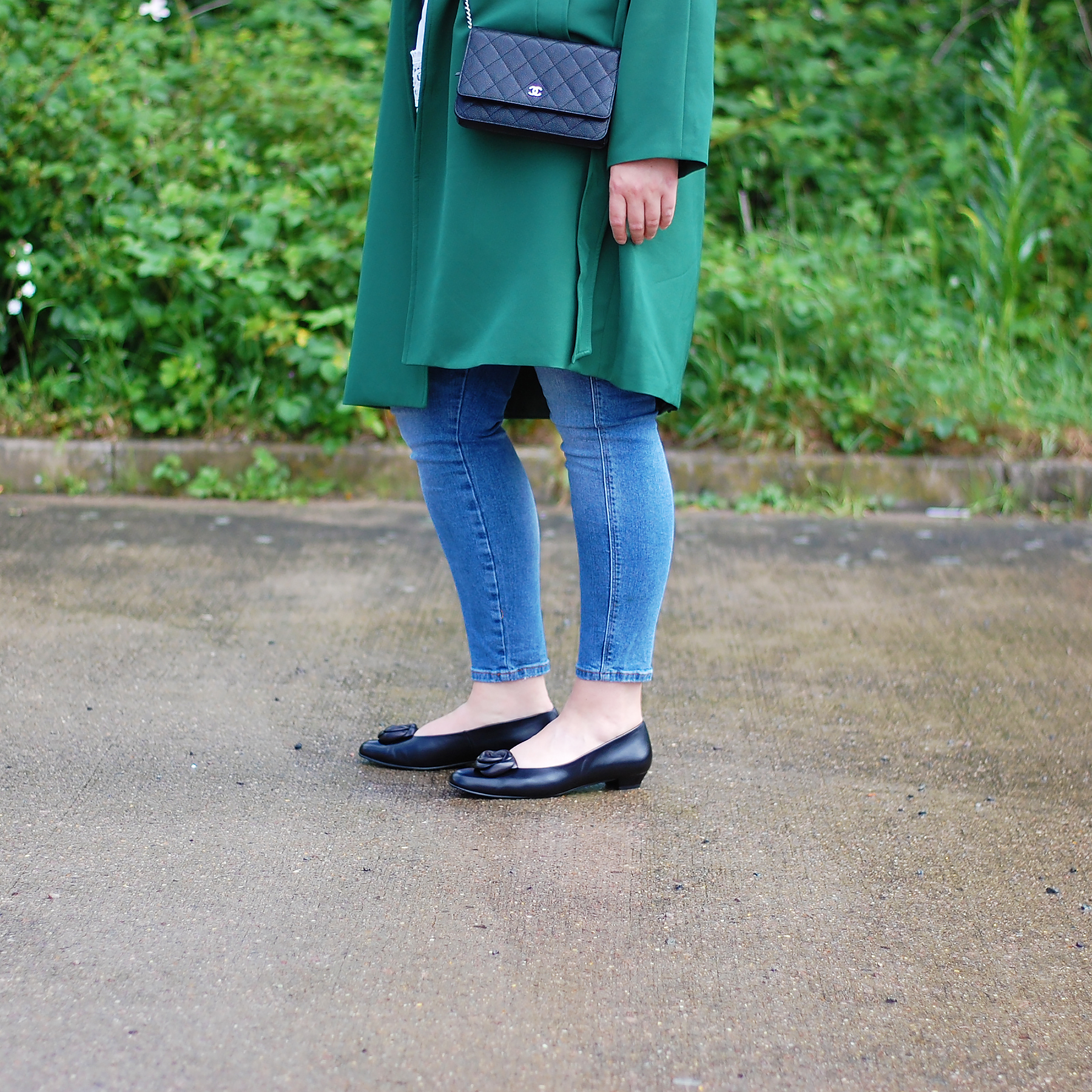 Yosuru Black Leather Ballerinas and Chanel Bag