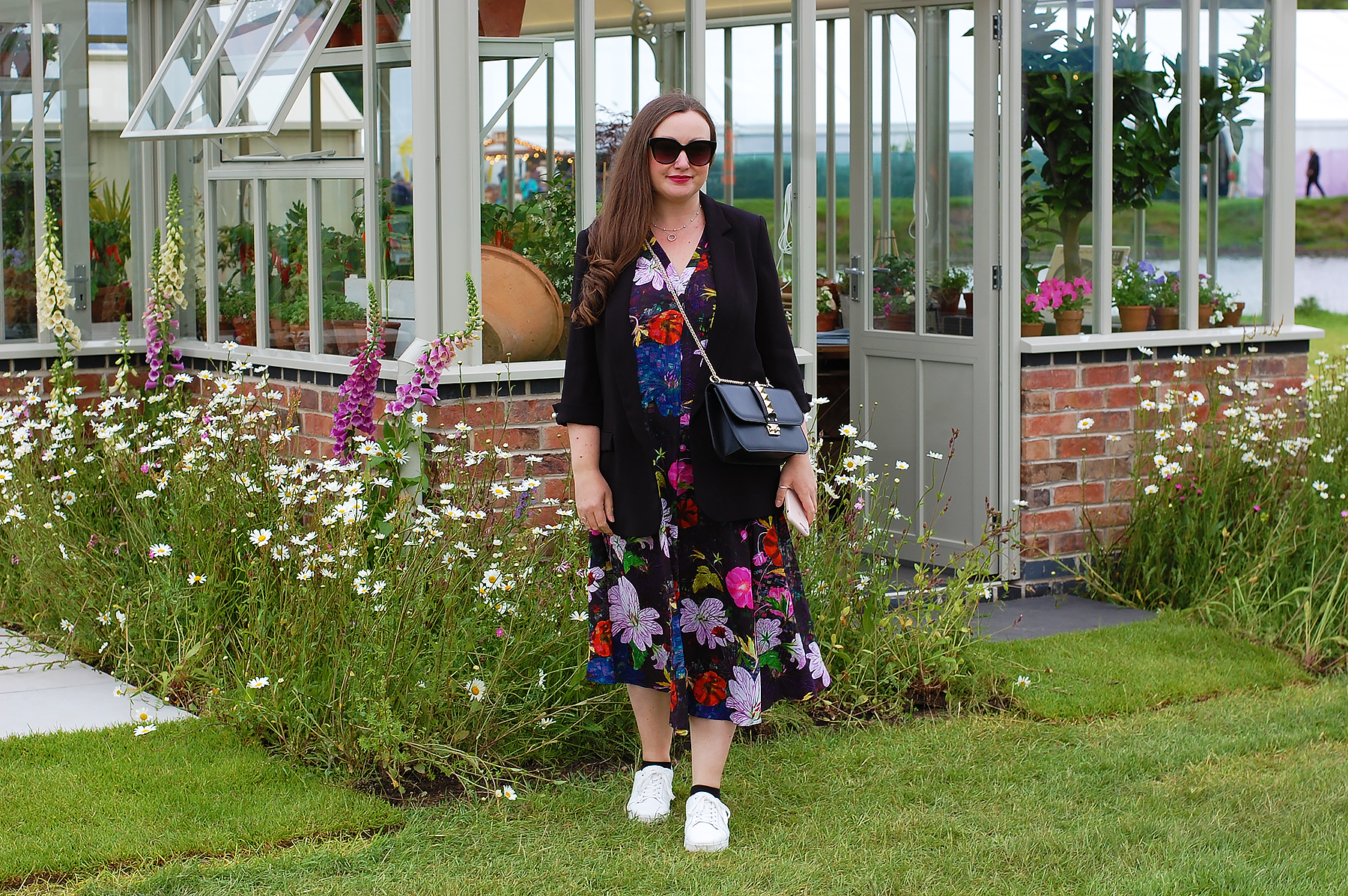 What to wear to a flower show
