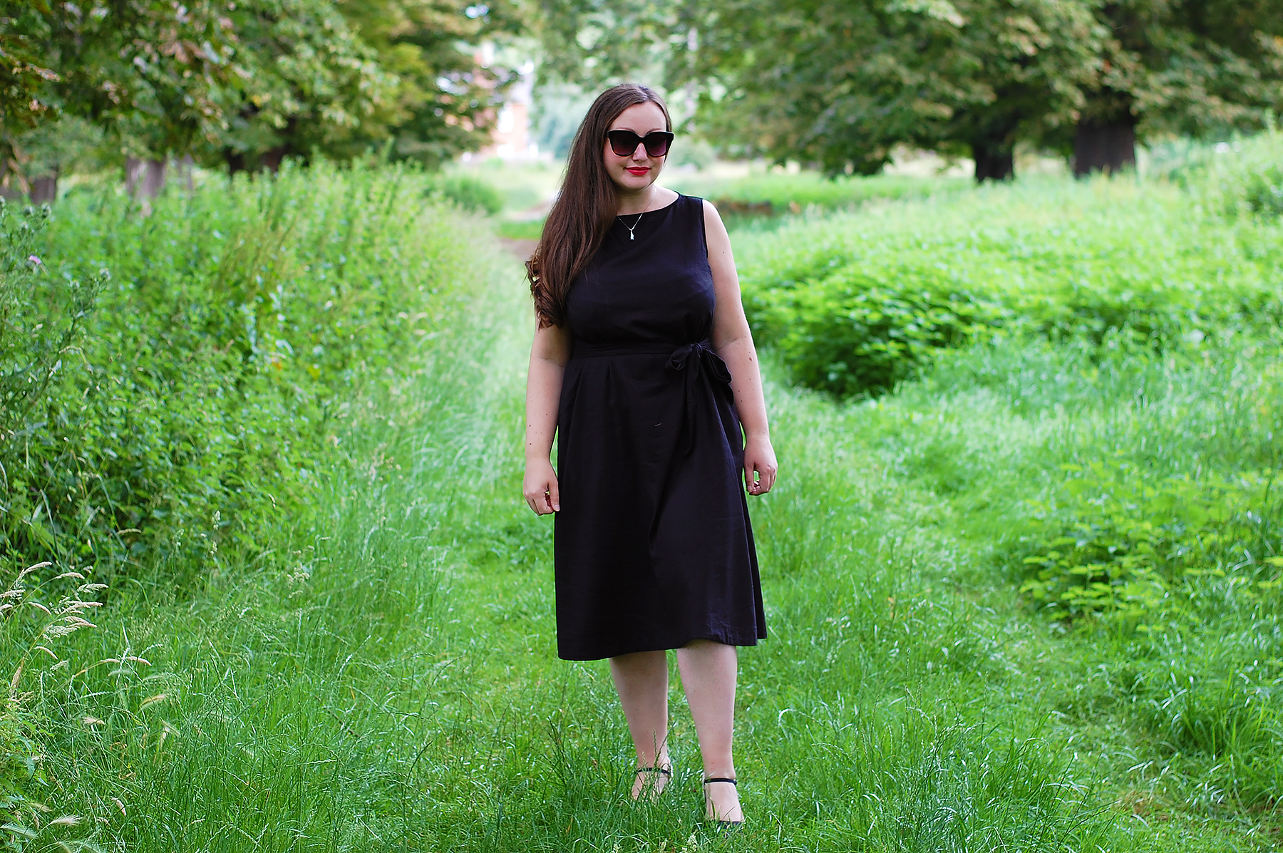 Gemma From Jacquard Flower Blog Wearing Black Linen Dress